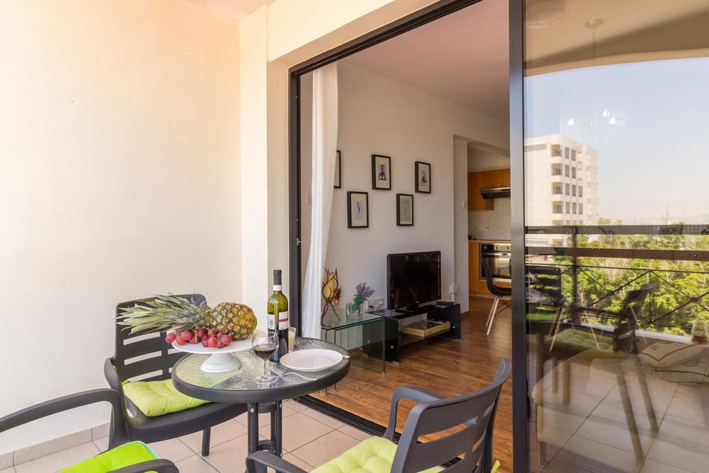 Mama Seaside Apartment 拉纳卡 外观 照片