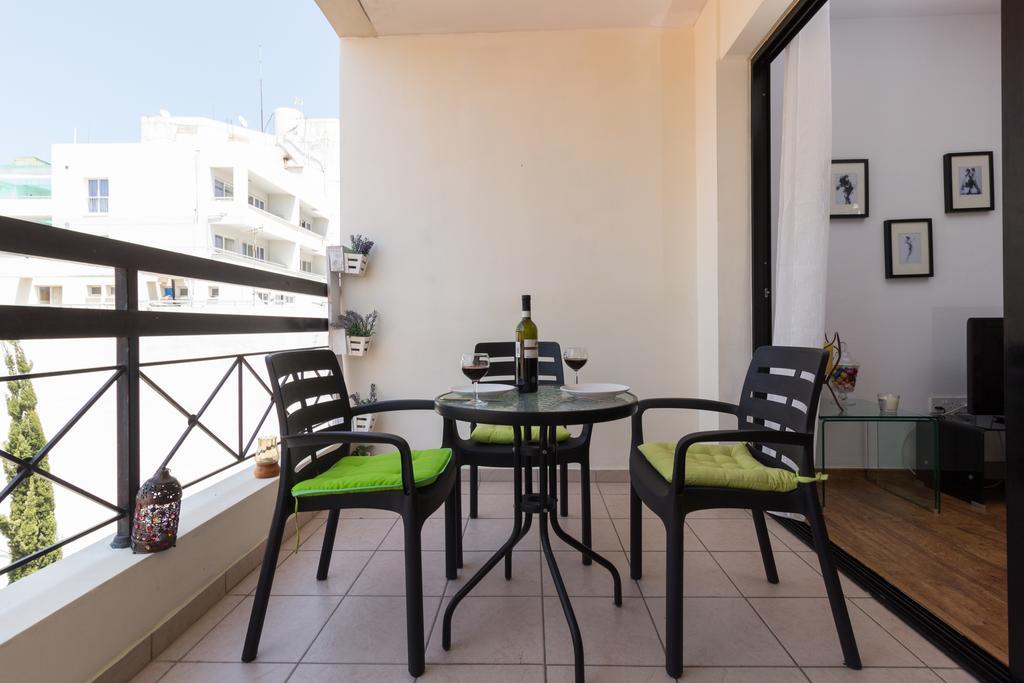 Mama Seaside Apartment 拉纳卡 外观 照片